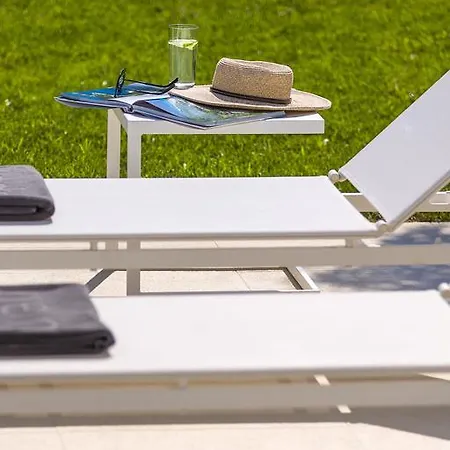 Almyra Χαλικούνας